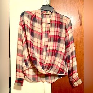 Cute checkers blouse. Xs